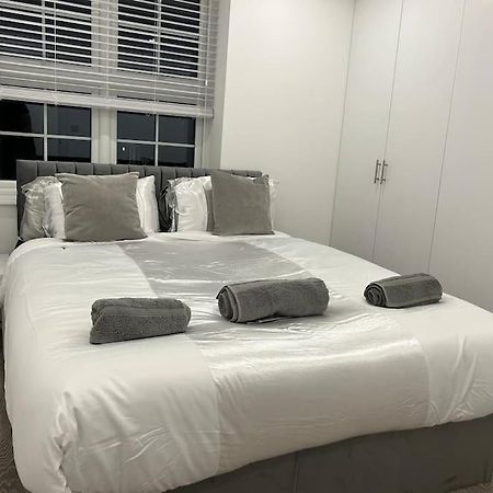 1 Bed High Quality Modern Flat Apartment Edgware Екстериор снимка