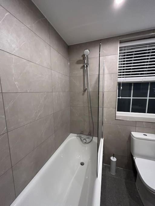 1 Bed High Quality Modern Flat Apartment Edgware Екстериор снимка