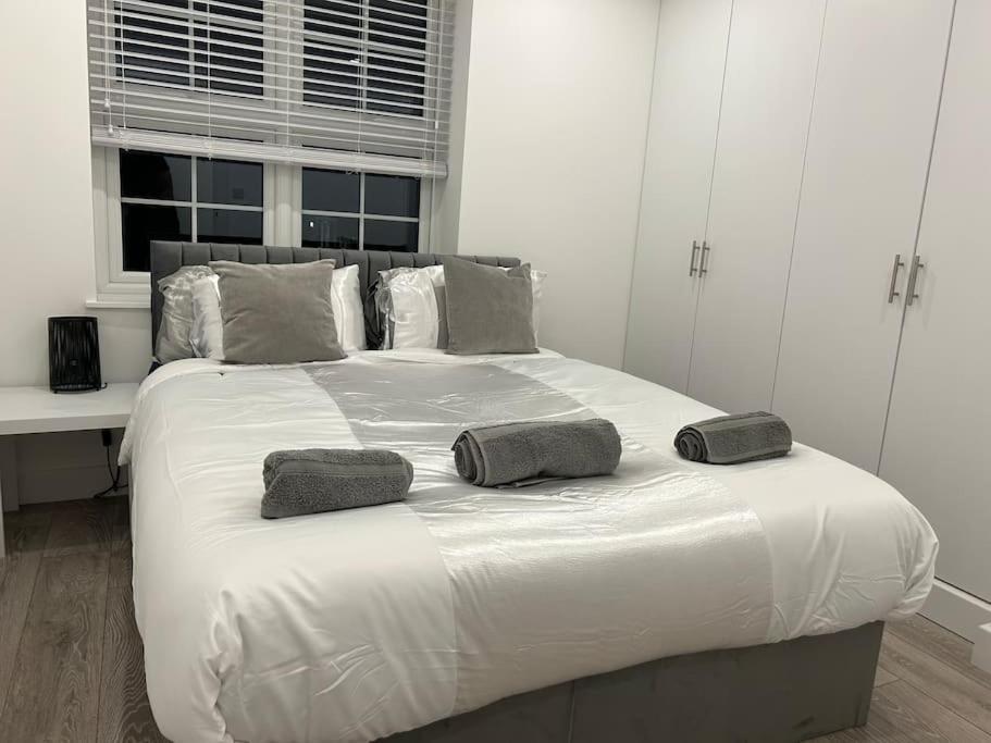 1 Bed High Quality Modern Flat Apartment Edgware Екстериор снимка